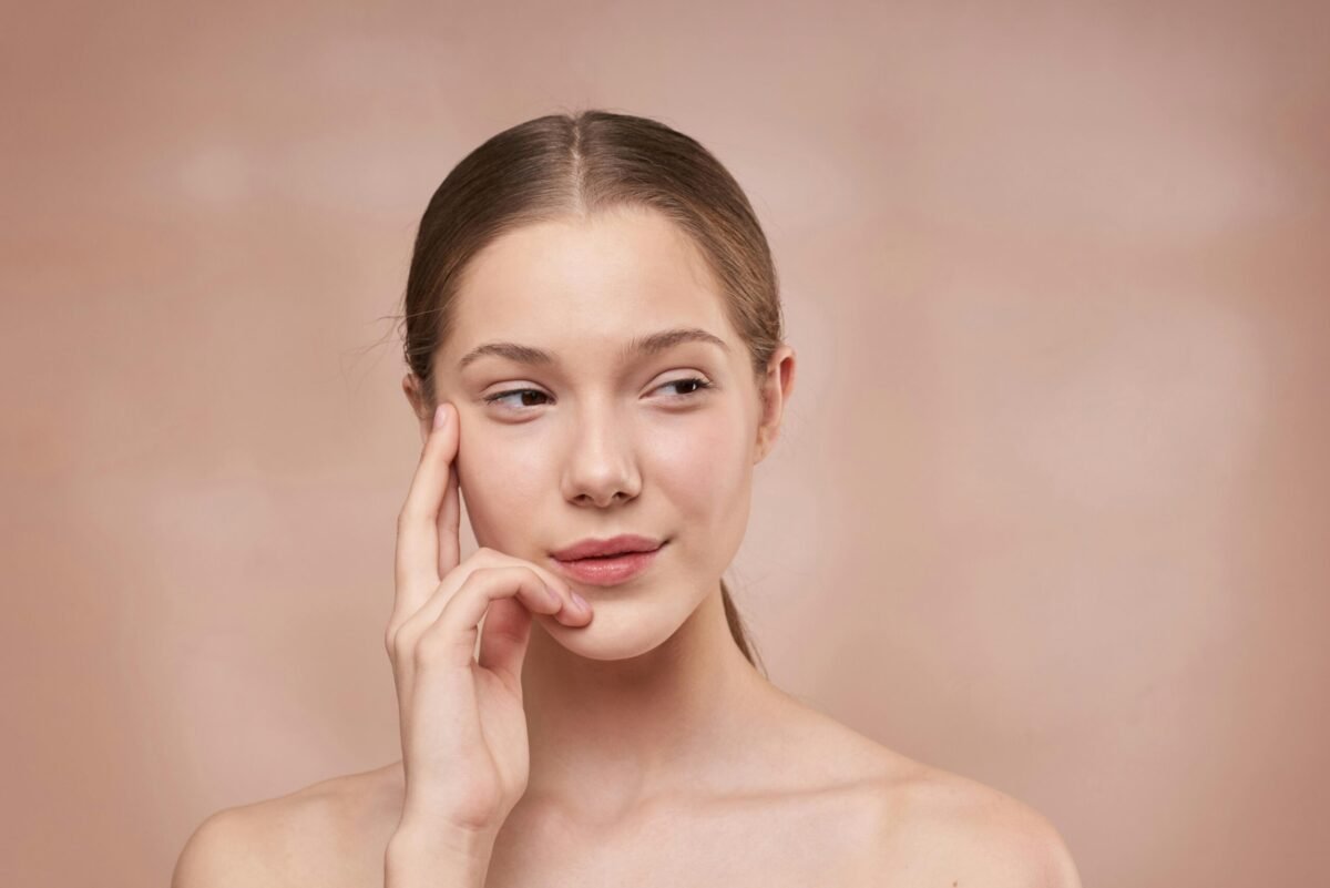  best natural skincare routine for dry skin से जुड़ा नेचुरल स्किन केयर रूटीन और ग्लोइंग त्वचा